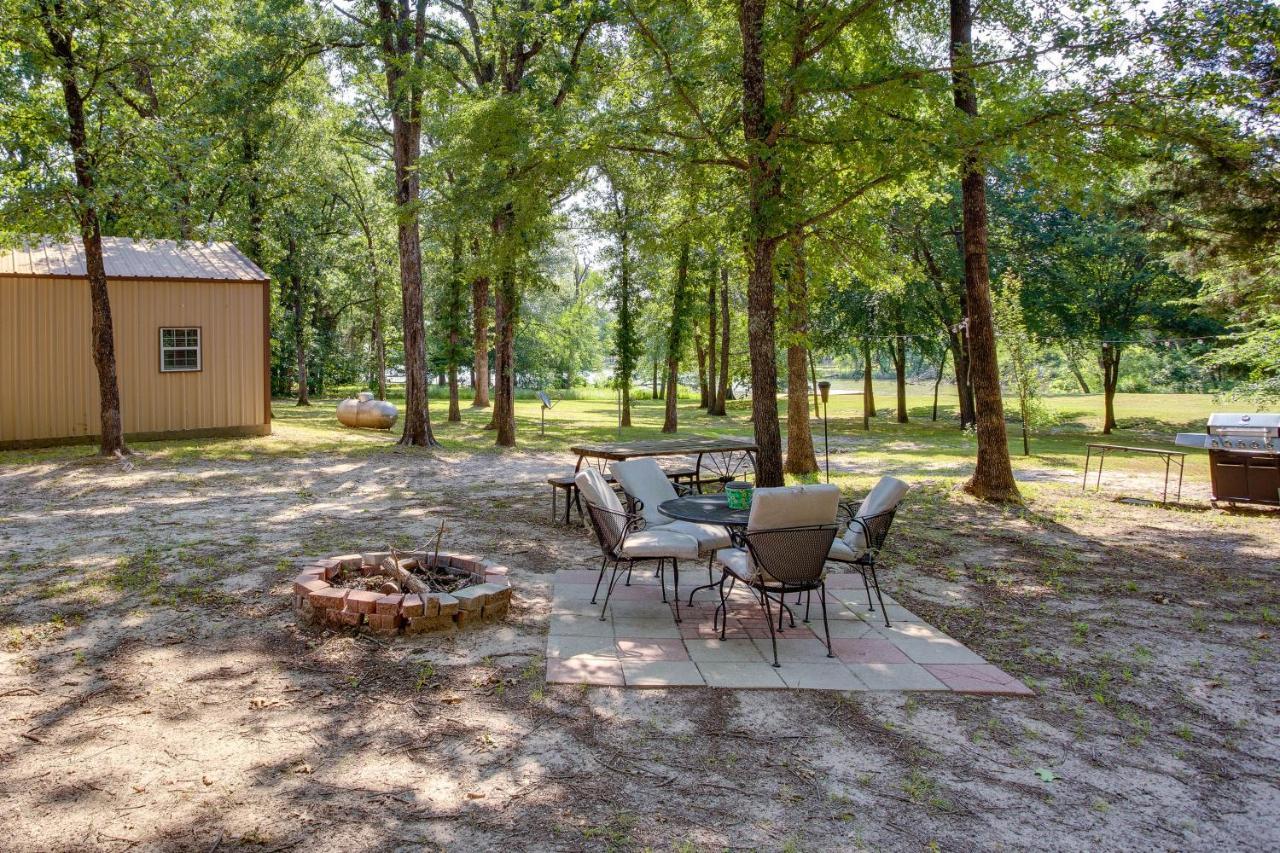 Lake Tawakoni Vacation Rental With Dock And Fire Pit! Wills Point Exterior photo