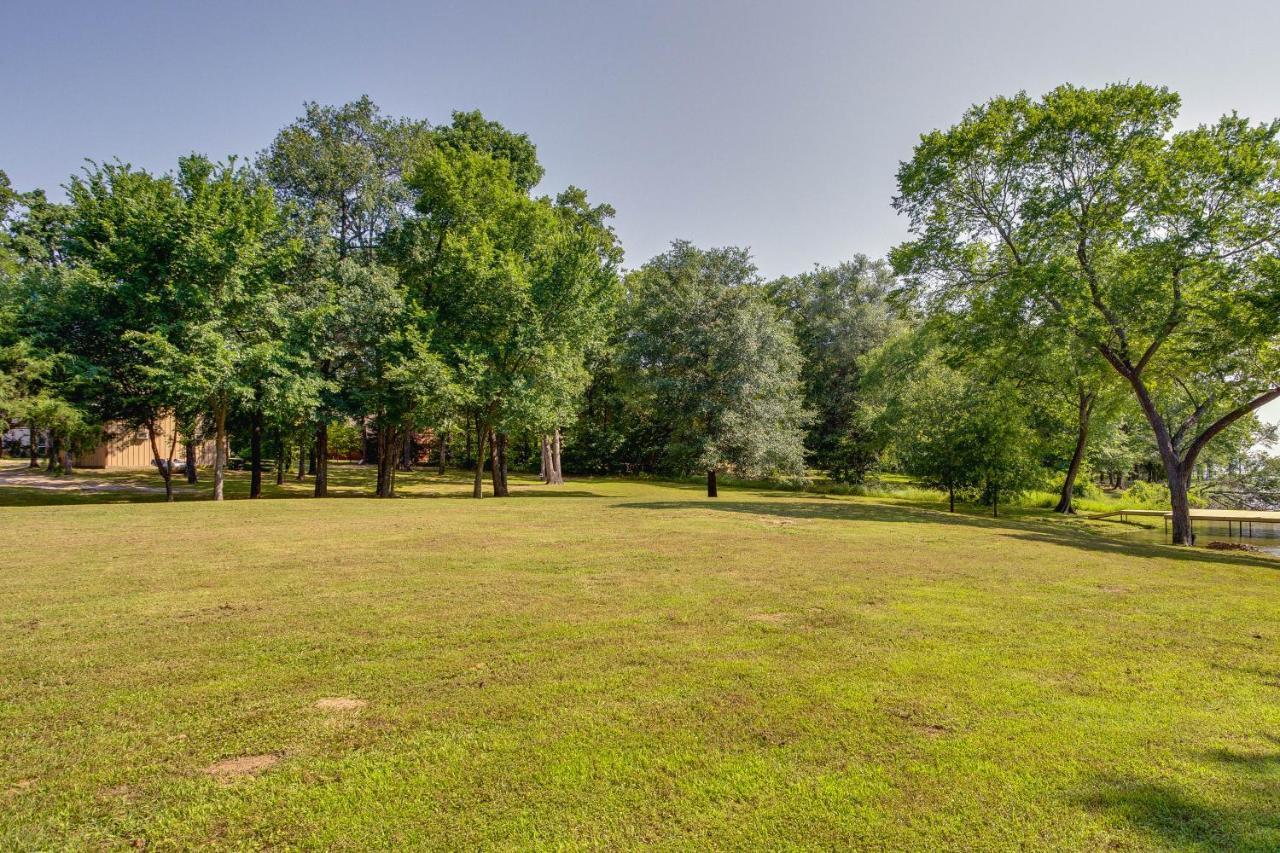 Lake Tawakoni Vacation Rental With Dock And Fire Pit! Wills Point Exterior photo